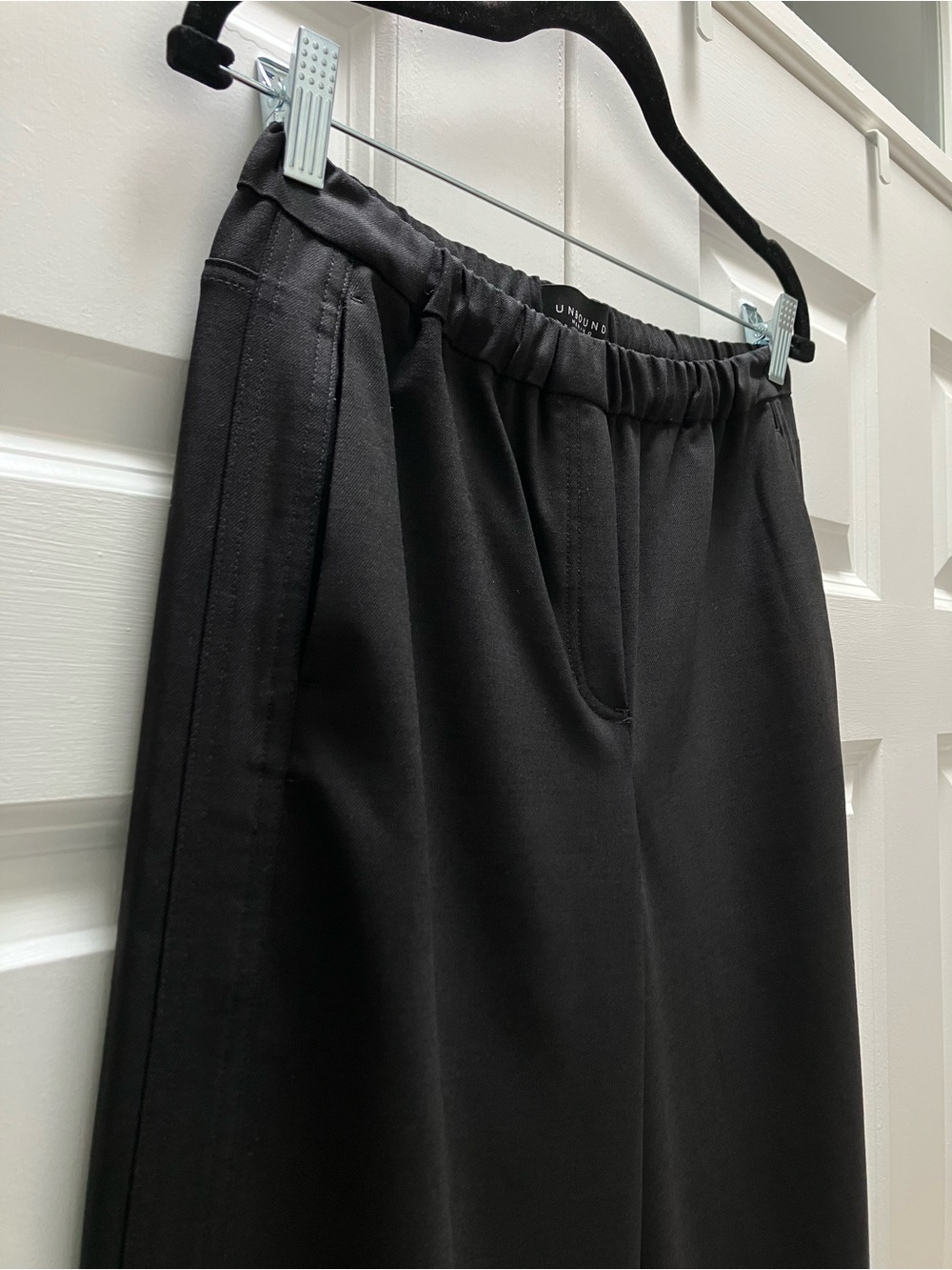 Unbound Merino Women's Merino Travel Pants Barrel Italian Wool Black size Small - Picture 7 of 13